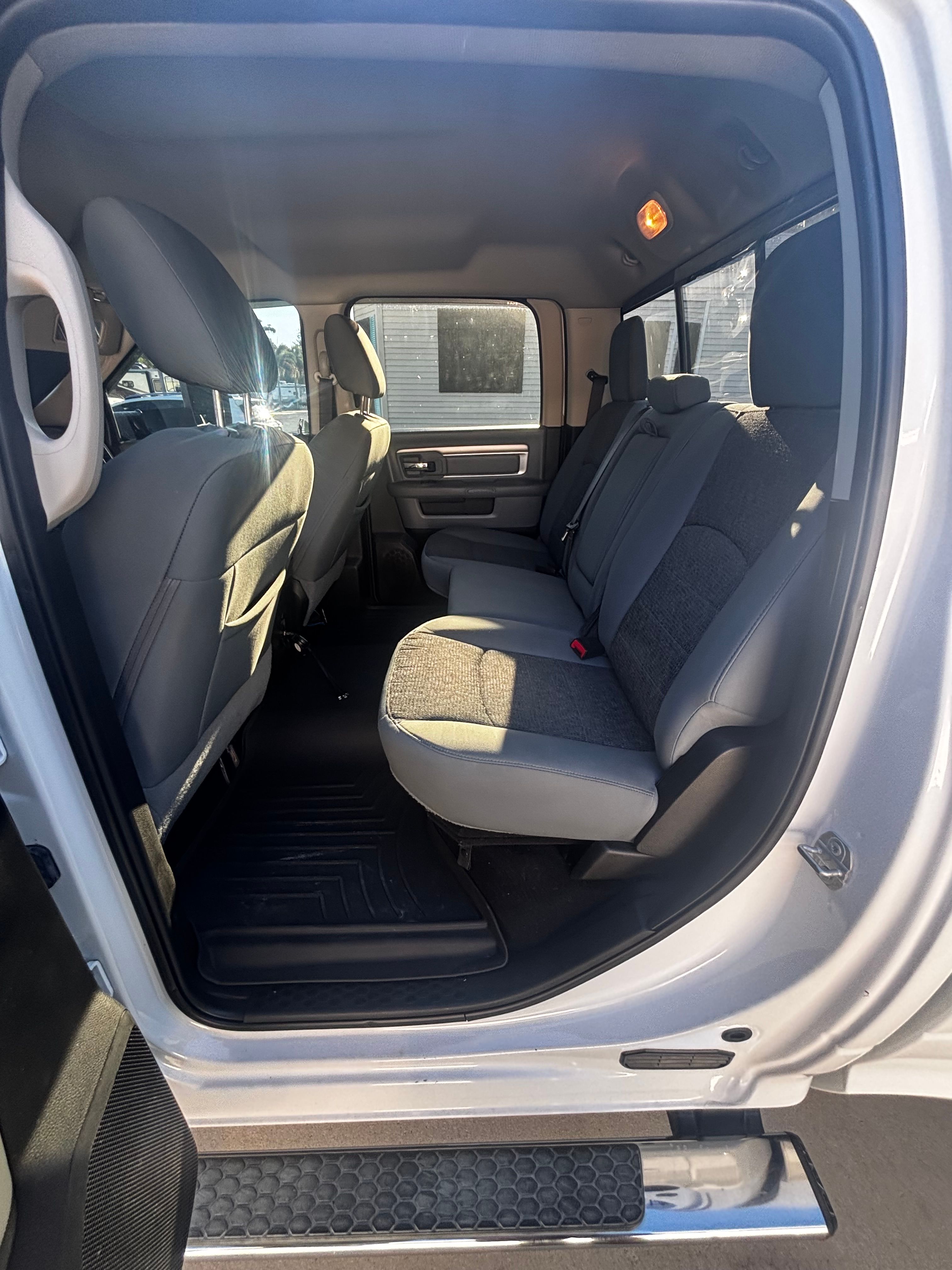 Used 2018 RAM 3500 Big Horn AWD/4WD image 10