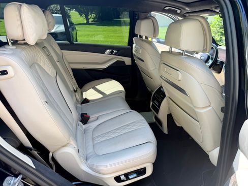 Used 2023 BMW X7 xDrive40i w/ M Sport Package AWD/4WD image 21