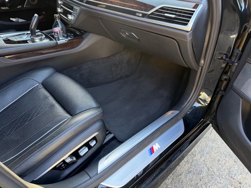 Used 2016 BMW 750i xDrive AWD/4WD image 13