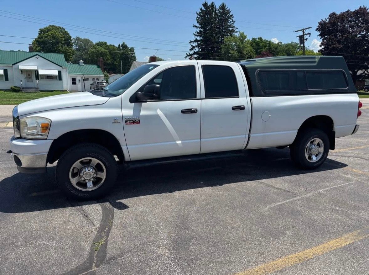 Used 2009 Dodge Ram 2500 Truck SLT w/ Trailer Tow Group AWD/4WD image 1