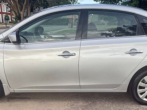 Used 2019 Nissan Sentra S FWD image 9