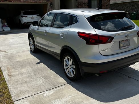 Used 2017 Nissan Rogue Sport S w/ S Appearance Package FWD image 8