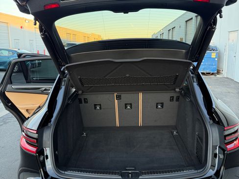 Used 2018 Porsche Macan Sport Edition image 5