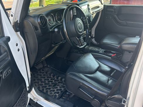 Used 2014 Jeep Wrangler Unlimited Sahara w/ Dual Top Group image 18