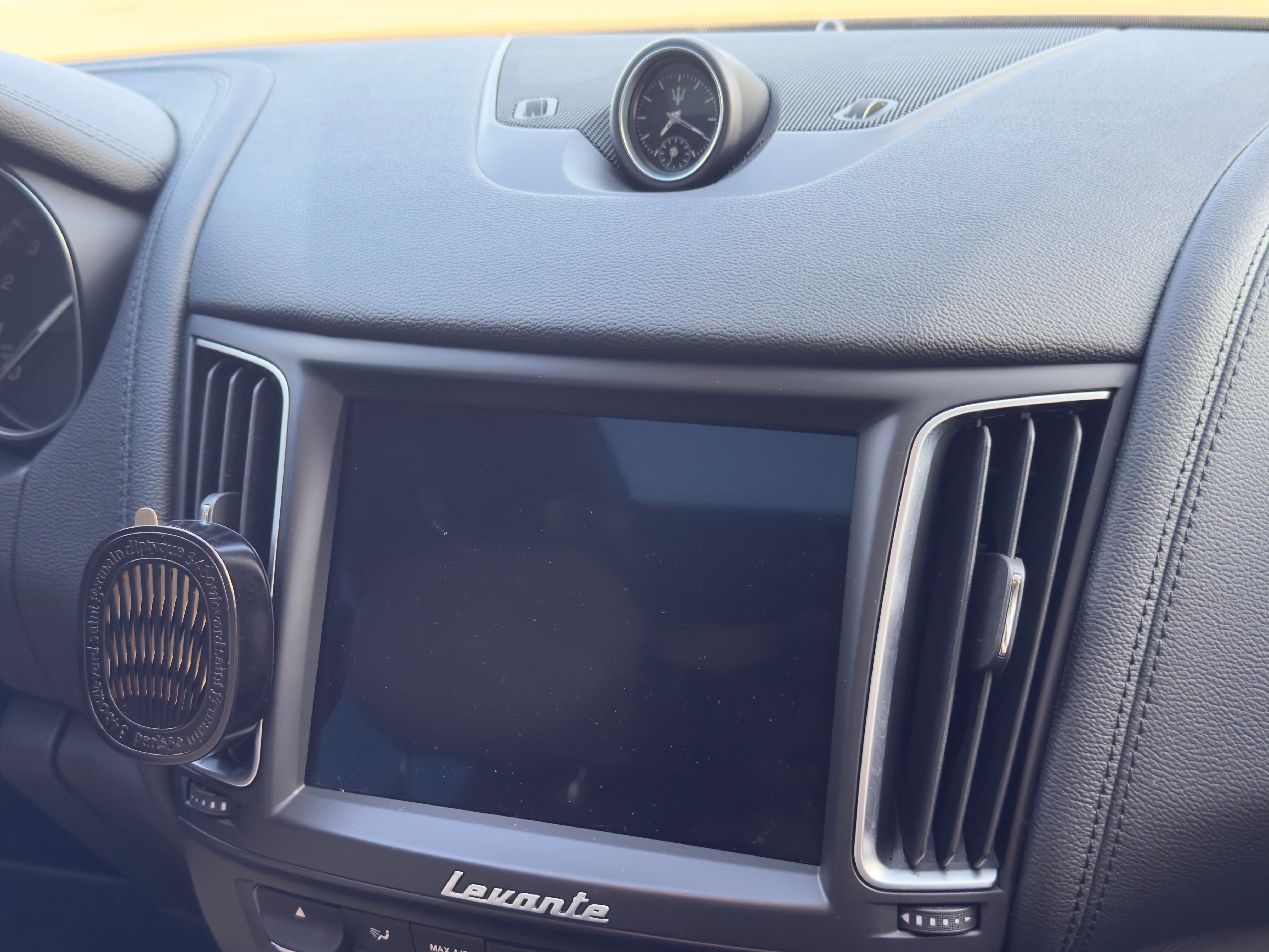 Used 2018 Maserati Levante AWD/4WD image 16