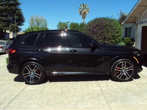 Used 2022 BMW X5 xDrive40i w/ M Sport Package image 12