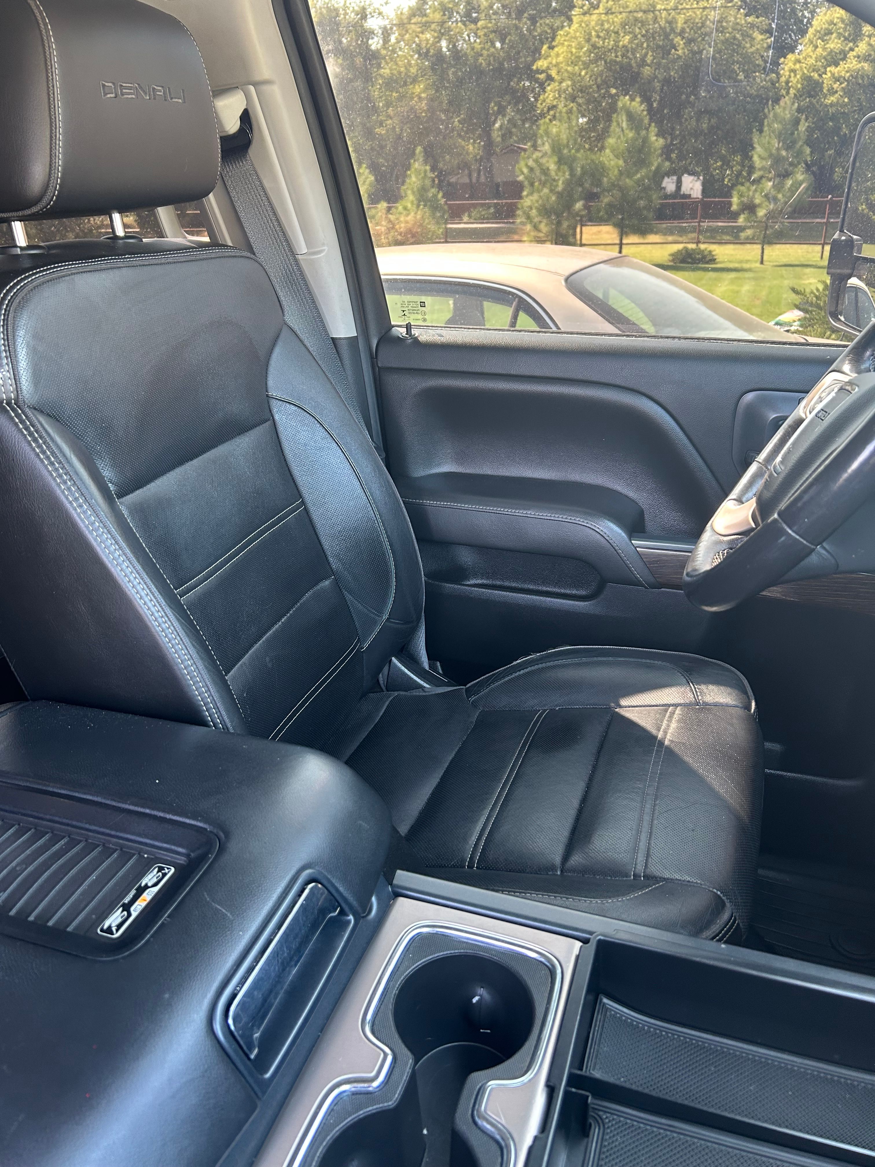 Used 2018 GMC Sierra 2500 Denali w/ Duramax Plus Package AWD/4WD image 14