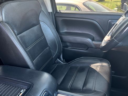 Used 2018 GMC Sierra 2500 Denali w/ Duramax Plus Package AWD/4WD image 14