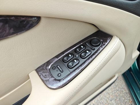 Used 2004 Jaguar S-TYPE R image 27