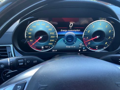 Used 2015 Mercedes-Benz GL 550 4MATIC image 16