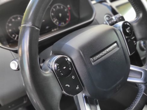 Used 2019 Land Rover Discovery SE image 24