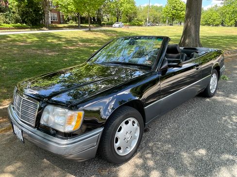 Used 1994 Mercedes-Benz E 320 Convertible image 4