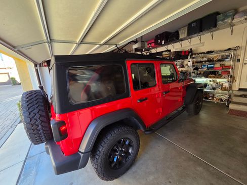 Used 2020 Jeep Wrangler Unlimited Sport image 11