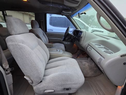 Used 1995 GMC Yukon Sport Utility 2D image 6