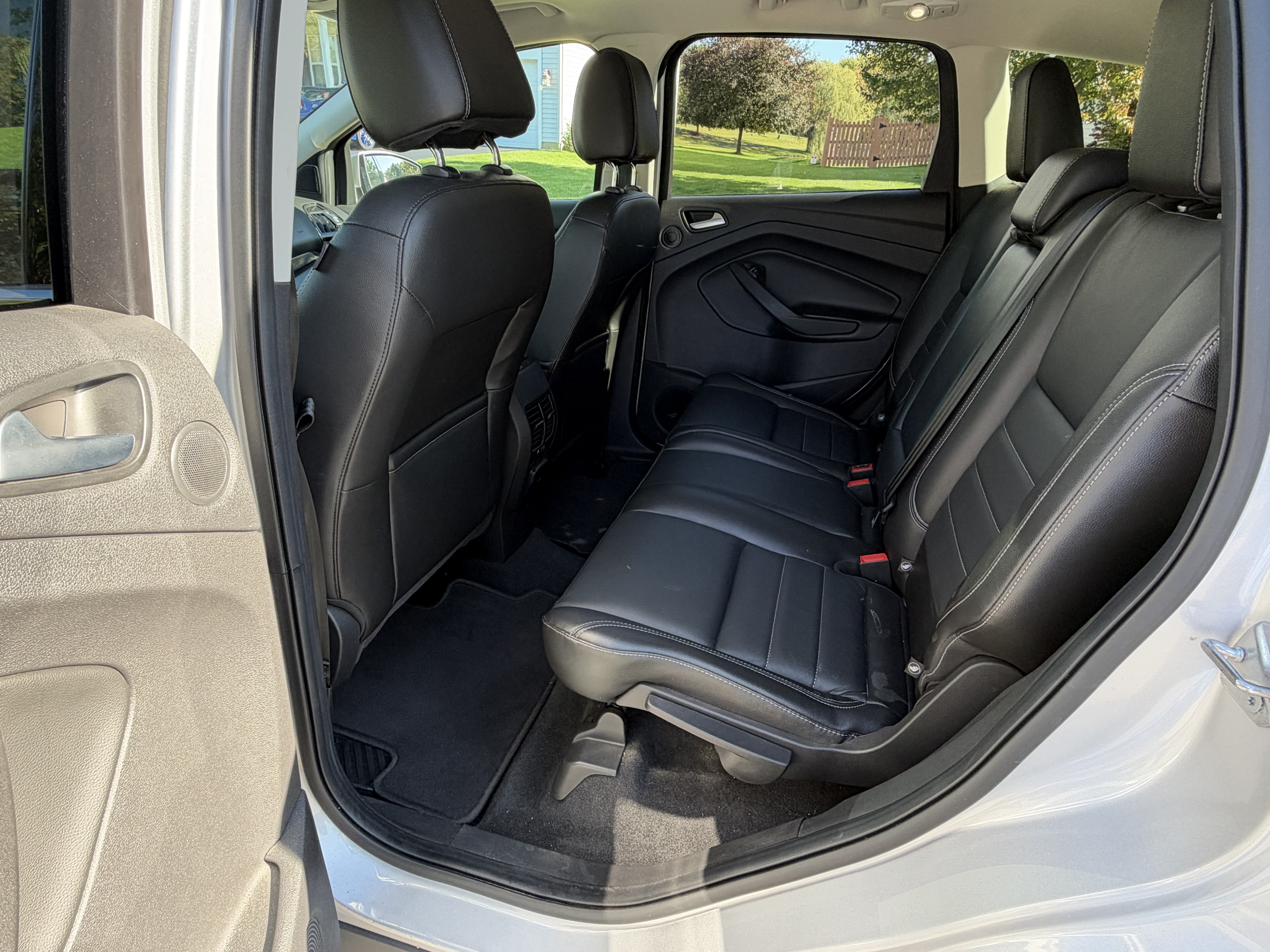 Used 2015 Ford Escape Titanium w/ Equipment Group 301A AWD/4WD image 15