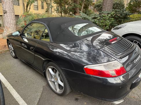 Used 2003 Porsche 911 Carrera 4 image 12