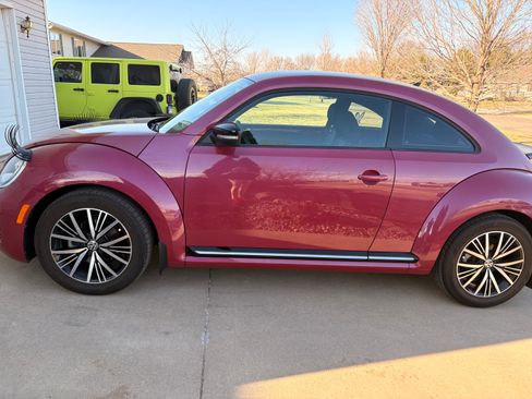 Used 2017 Volkswagen Beetle #PinkBeetle image 12