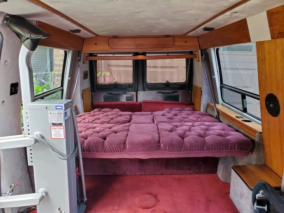 Used 1993 Ford E-150 and Econoline 150 RWD image 12