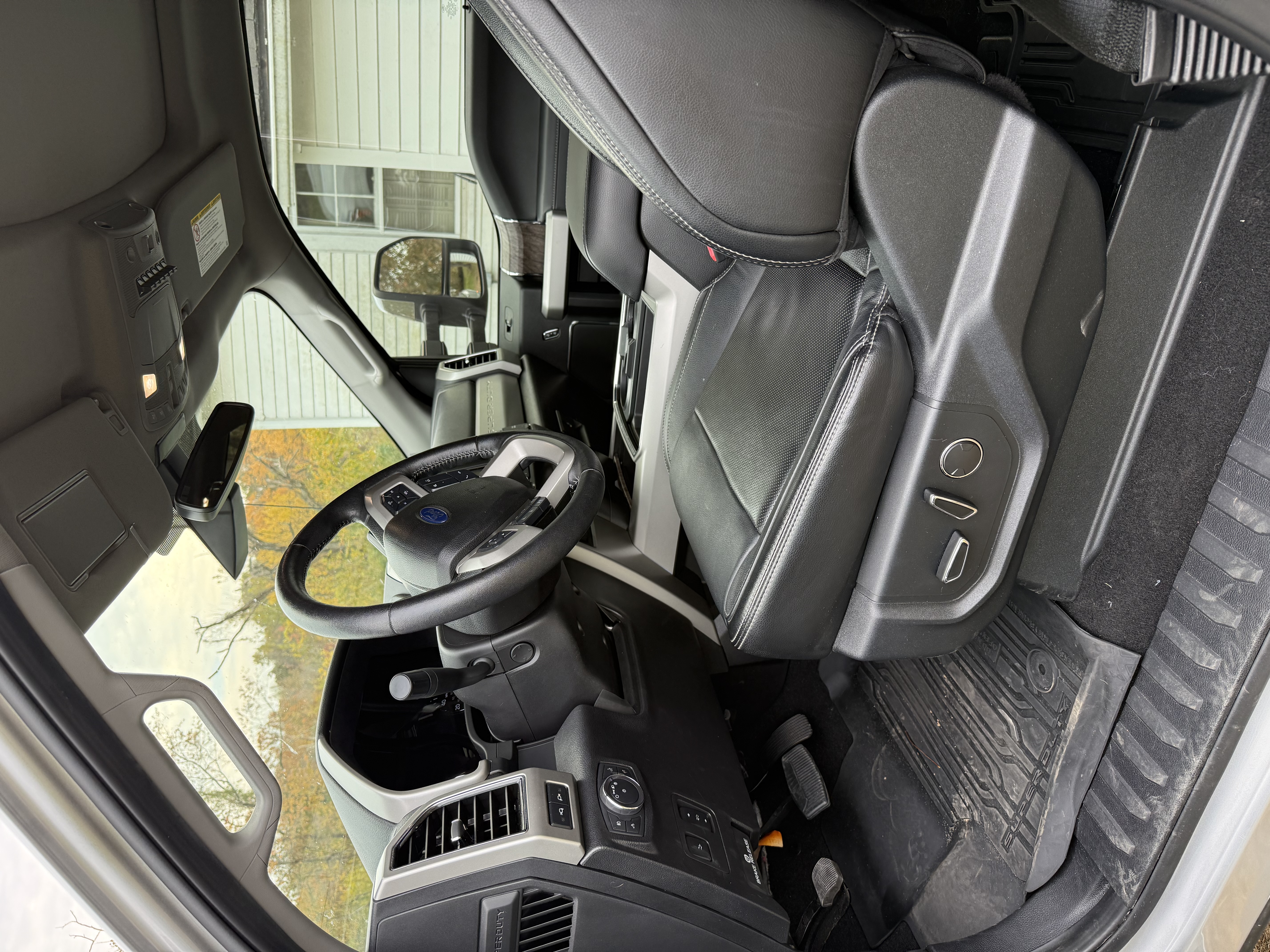 Used 2019 Ford F350 Lariat w/ Lariat Ultimate Package AWD/4WD image 10