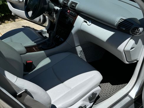 Used 2002 Mercedes-Benz C 240 Sedan image 20