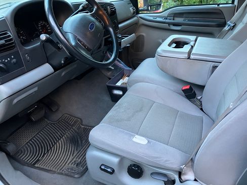 Used 2006 Ford F250 XLT image 2