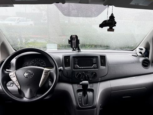 Used 2019 Nissan NV200 SV image 18