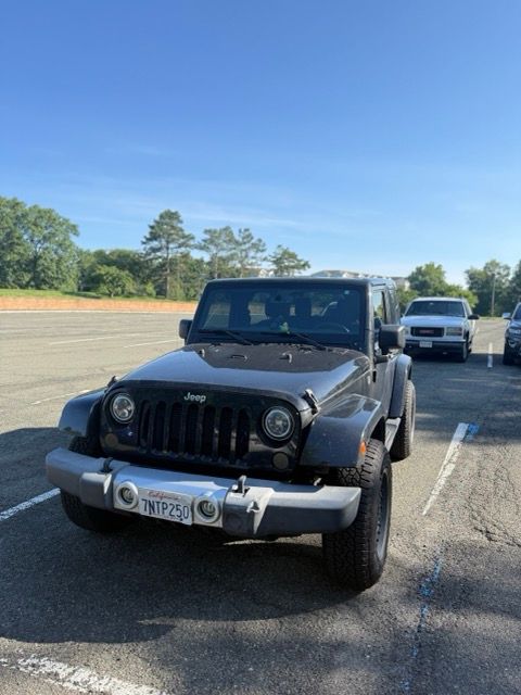 Used 2015 Jeep Wrangler Sahara w/ Connectivity Group AWD/4WD image 11