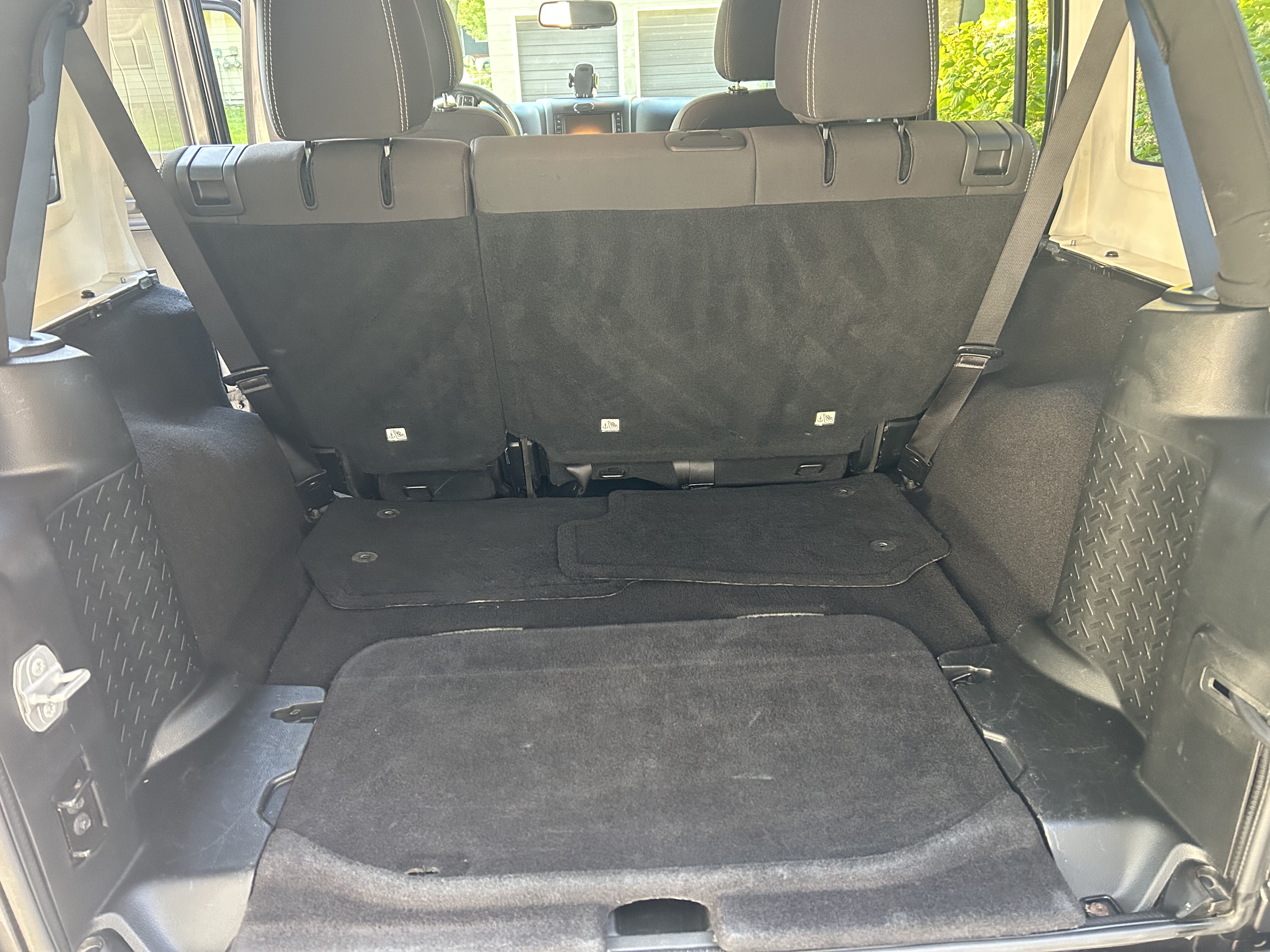 Used 2018 Jeep Wrangler Unlimited Sahara AWD/4WD image 10