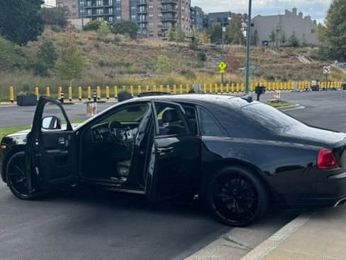 Used 2010 Rolls-Royce Ghost RWD image 5