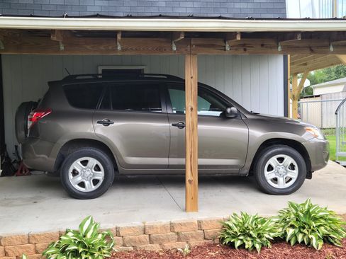 Used 2012 Toyota RAV4 4WD w/ Value Pkg image 11