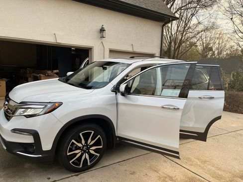 Used 2022 Honda Pilot Elite image 2