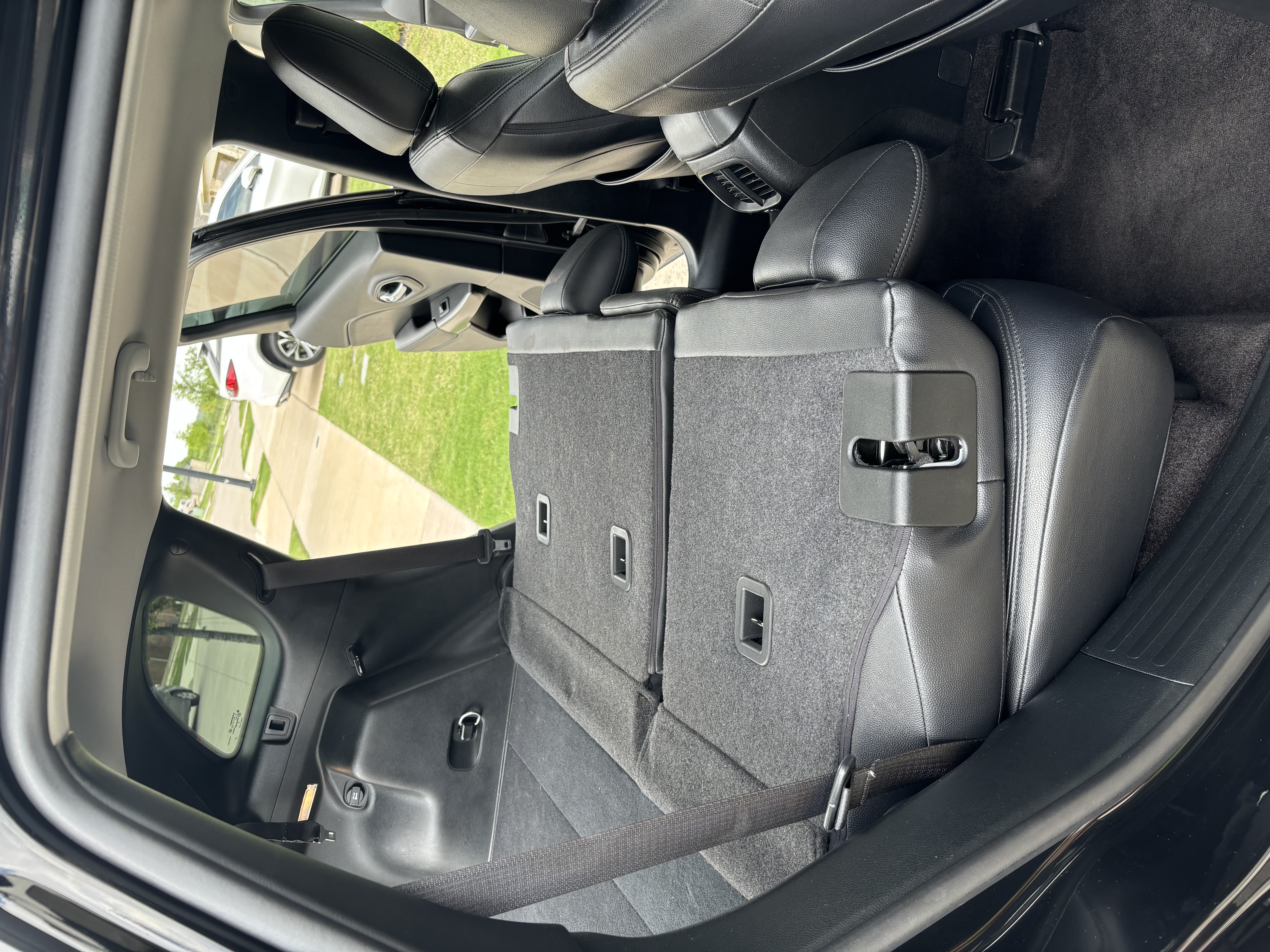 Used 2019 Jeep Cherokee Latitude w/ Popular Appearance Group FWD image 13