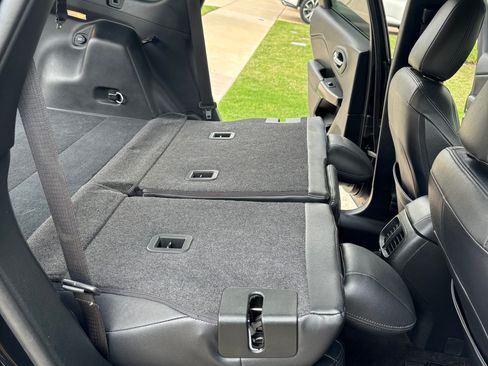 Used 2019 Jeep Cherokee Latitude w/ Popular Appearance Group image 13