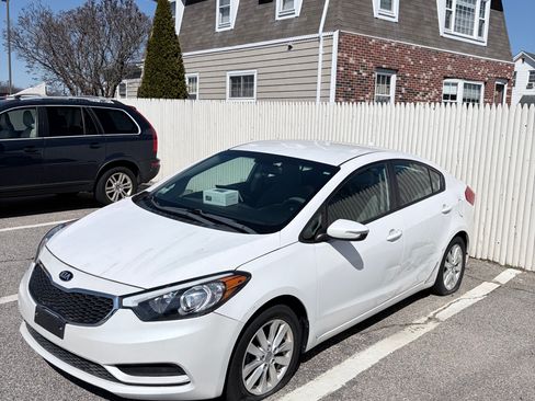 Used 2014 Kia Forte LX w/ Popular Package image 4