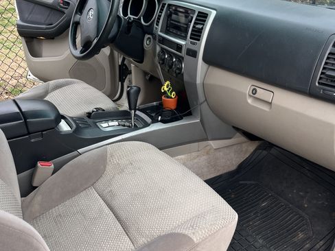 Used 2004 Toyota 4Runner Sport image 9