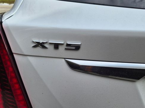 Used 2025 Cadillac XT5 Premium Luxury image 4