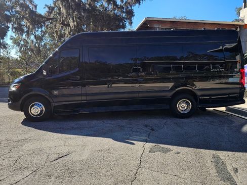 Used 2023 Mercedes-Benz Sprinter 3500 image 2