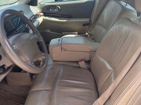 Used 2005 Buick Le Sabre Custom w/ Leather and Comfort Group image 11