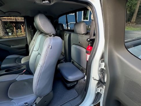 Used 2017 Nissan Frontier PRO-4X w/ Pro-4x Graphics Package image 21