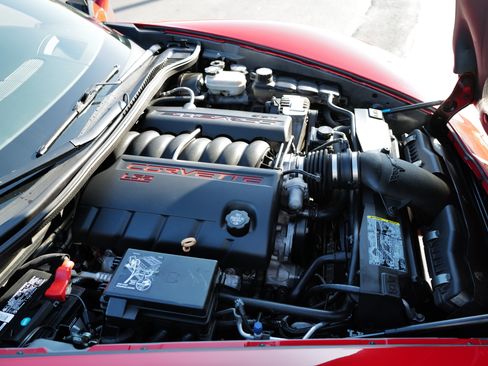 Used 2007 Chevrolet Corvette Coupe w/ Preferred Equipment Group RWD image 16