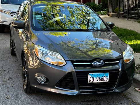 Used 2012 Ford Focus SE FWD image 1