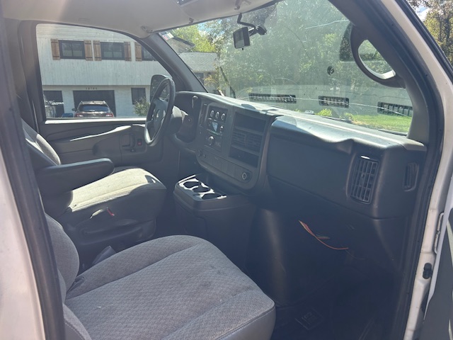 Used 2014 Chevrolet Express 1500 LT w/ LT Preferred Equipment Group AWD/4WD image 11