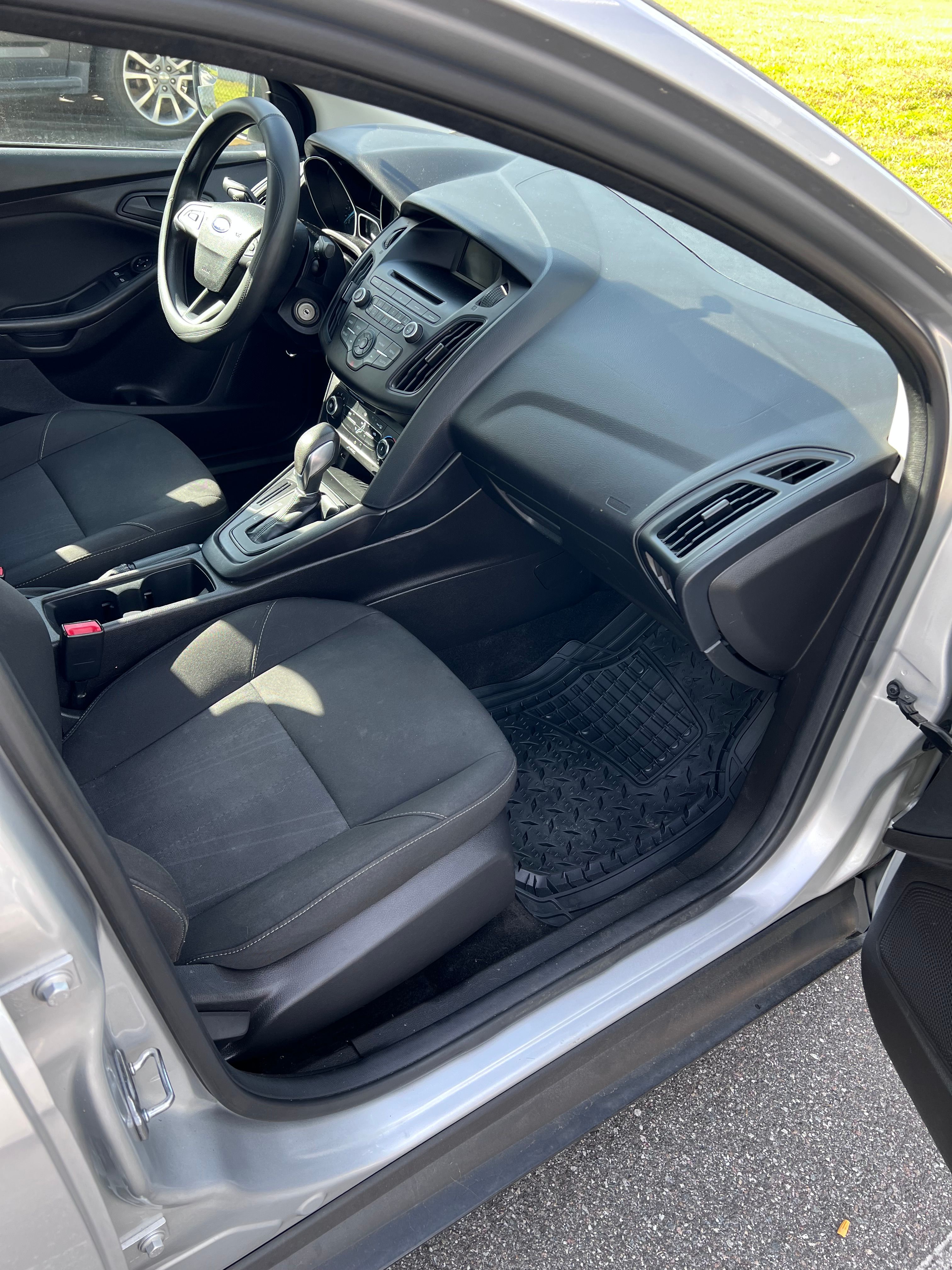 Used 2017 Ford Focus S FWD image 6