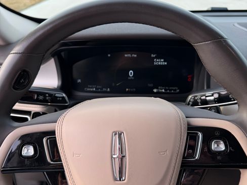 Used 2023 Lincoln Aviator AWD w/ Premium Package image 10