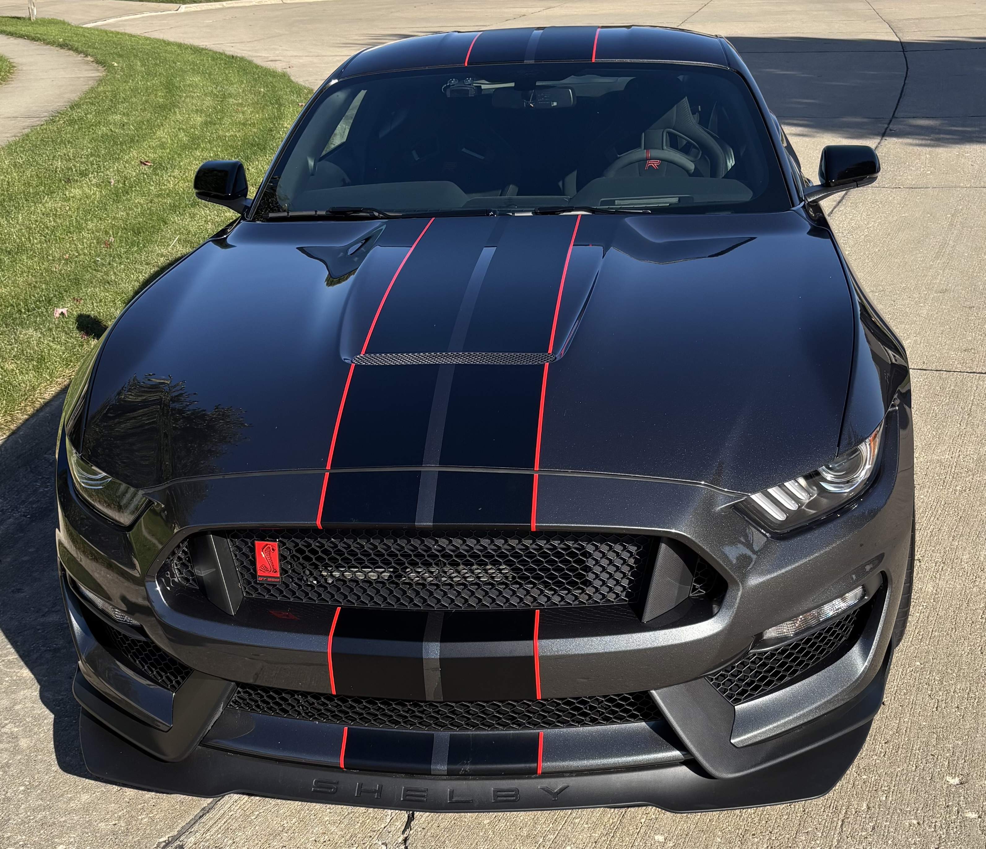 Used 2020 Ford Mustang Shelby GT350R w/ GT350R Equipment Group 920A RWD image 1