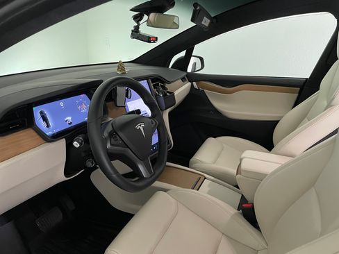 Used 2020 Tesla Model X Long Range image 6