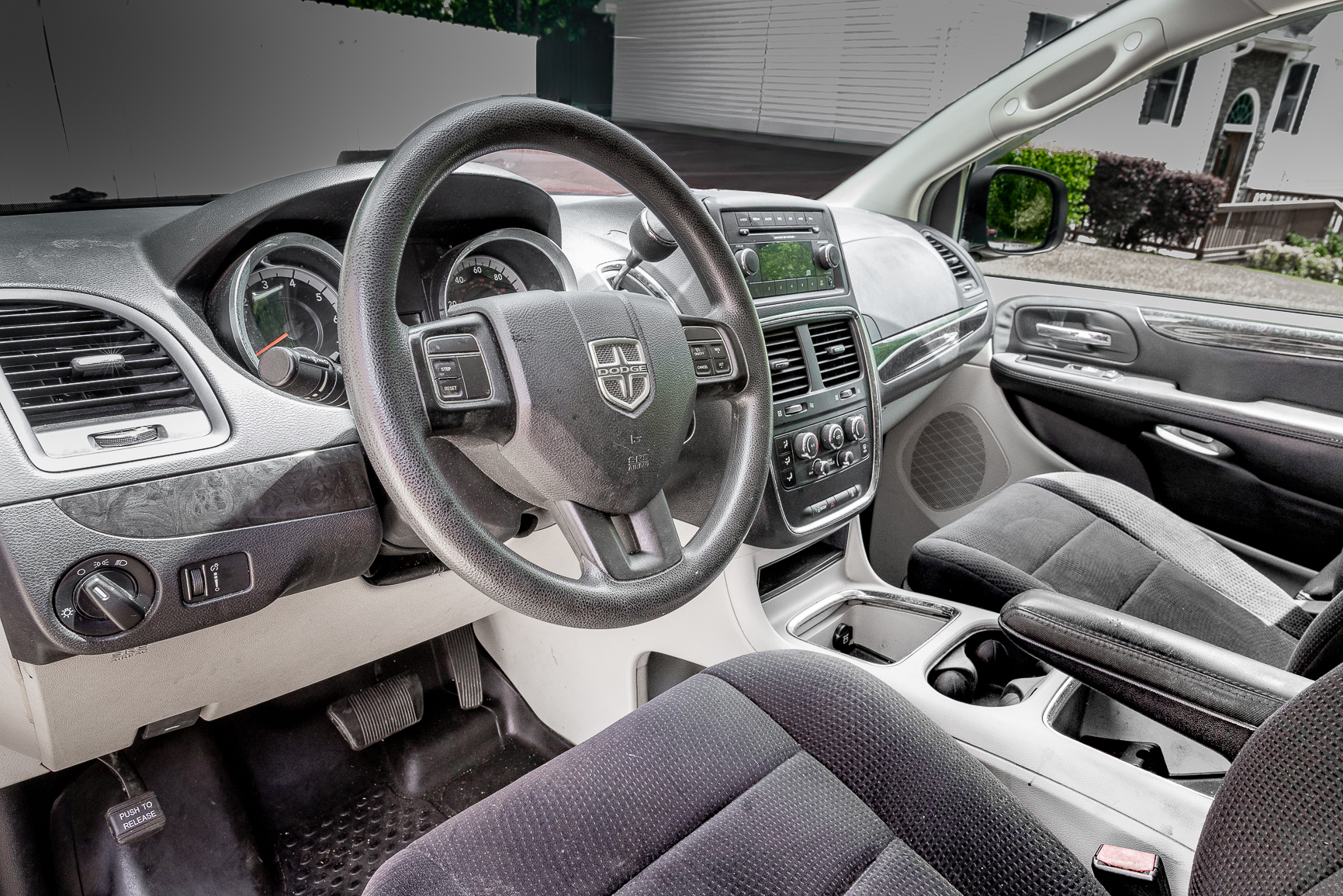 Used 2014 Dodge Grand Caravan SXT FWD image 13