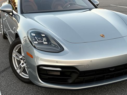 Used 2021 Porsche Panamera 4 image 18
