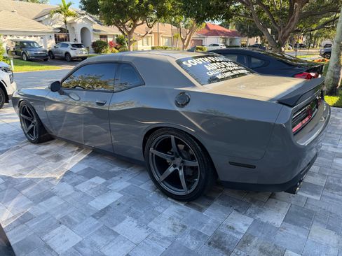 Used 2023 Dodge Challenger R/T w/ Plus Package image 5