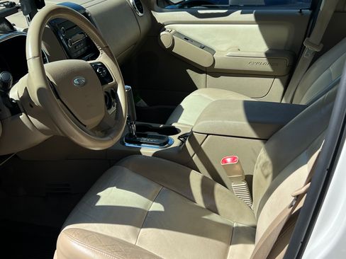 Used 2008 Ford Explorer XLT AWD/4WD image 8